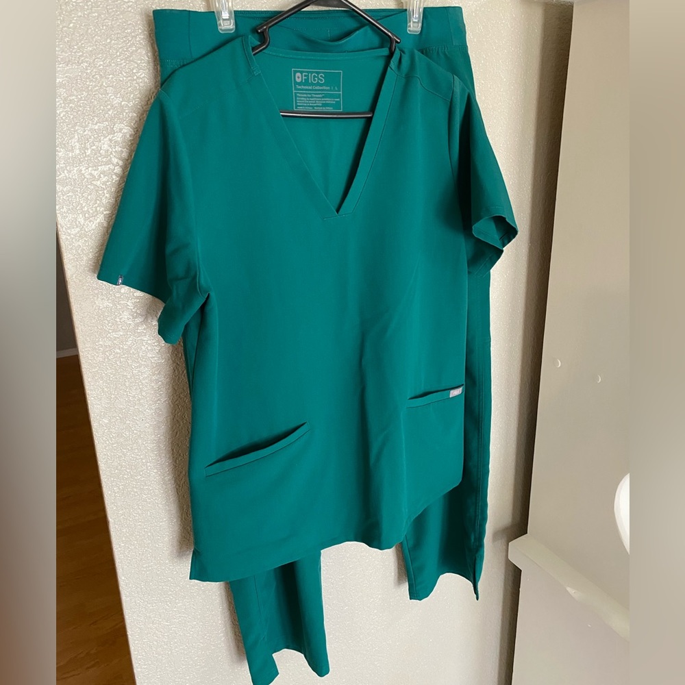 Figs Green Scrub Set